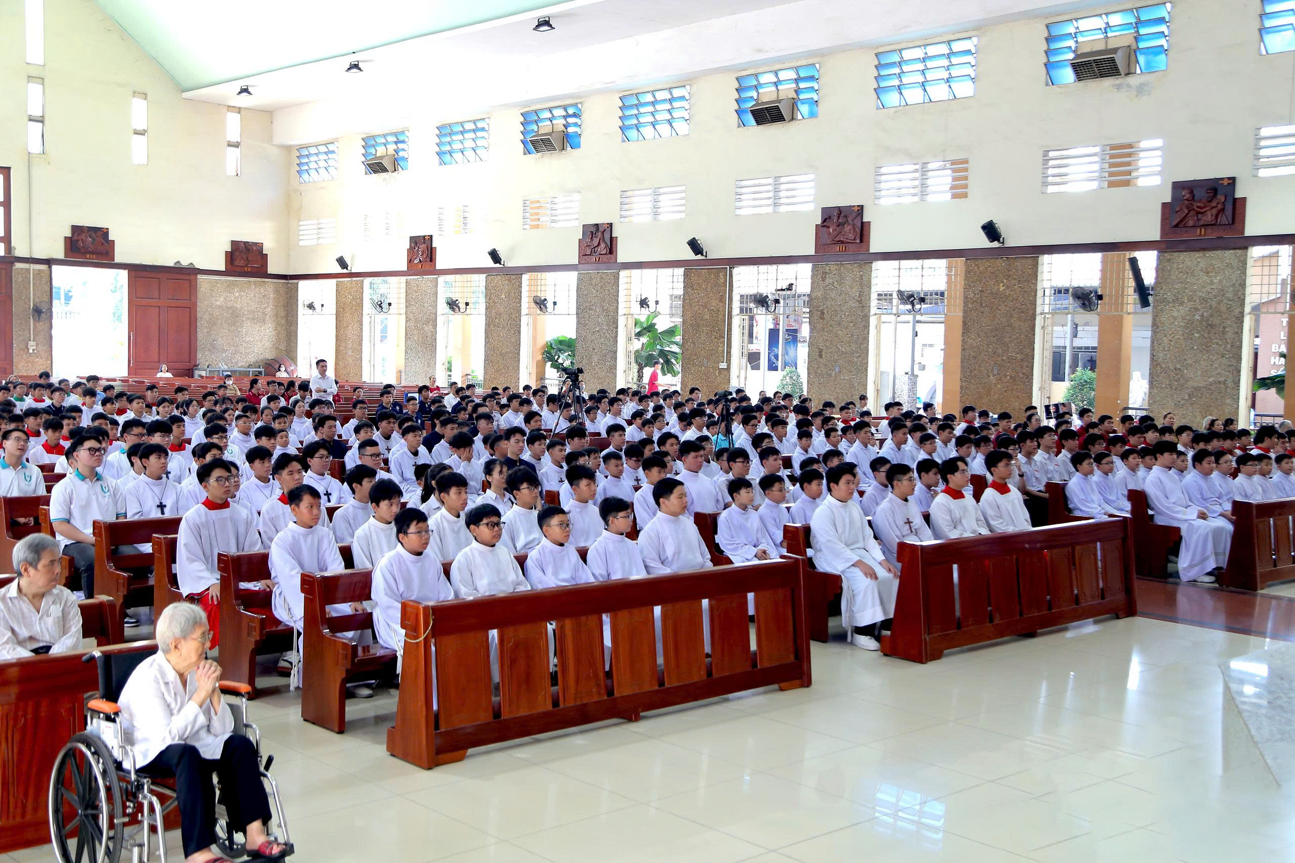 ban le sinh giao xu tan thai son tham du le bon mang ban le sinh giao hat tan son nhi thanh luy gonzaga 1