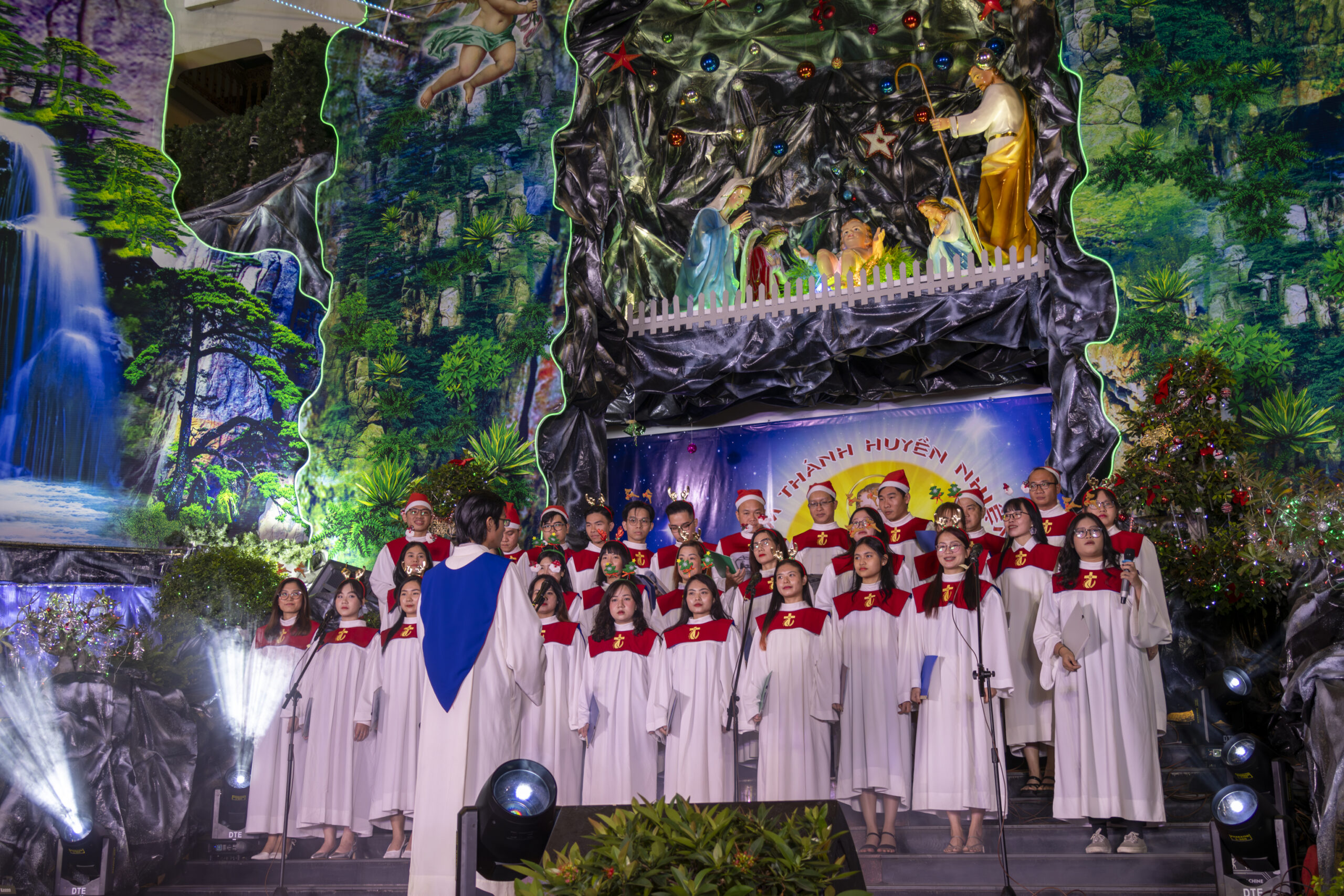 dem ca nguyen giang sinh 2024 giao xu tan thai son img 2827 scaled