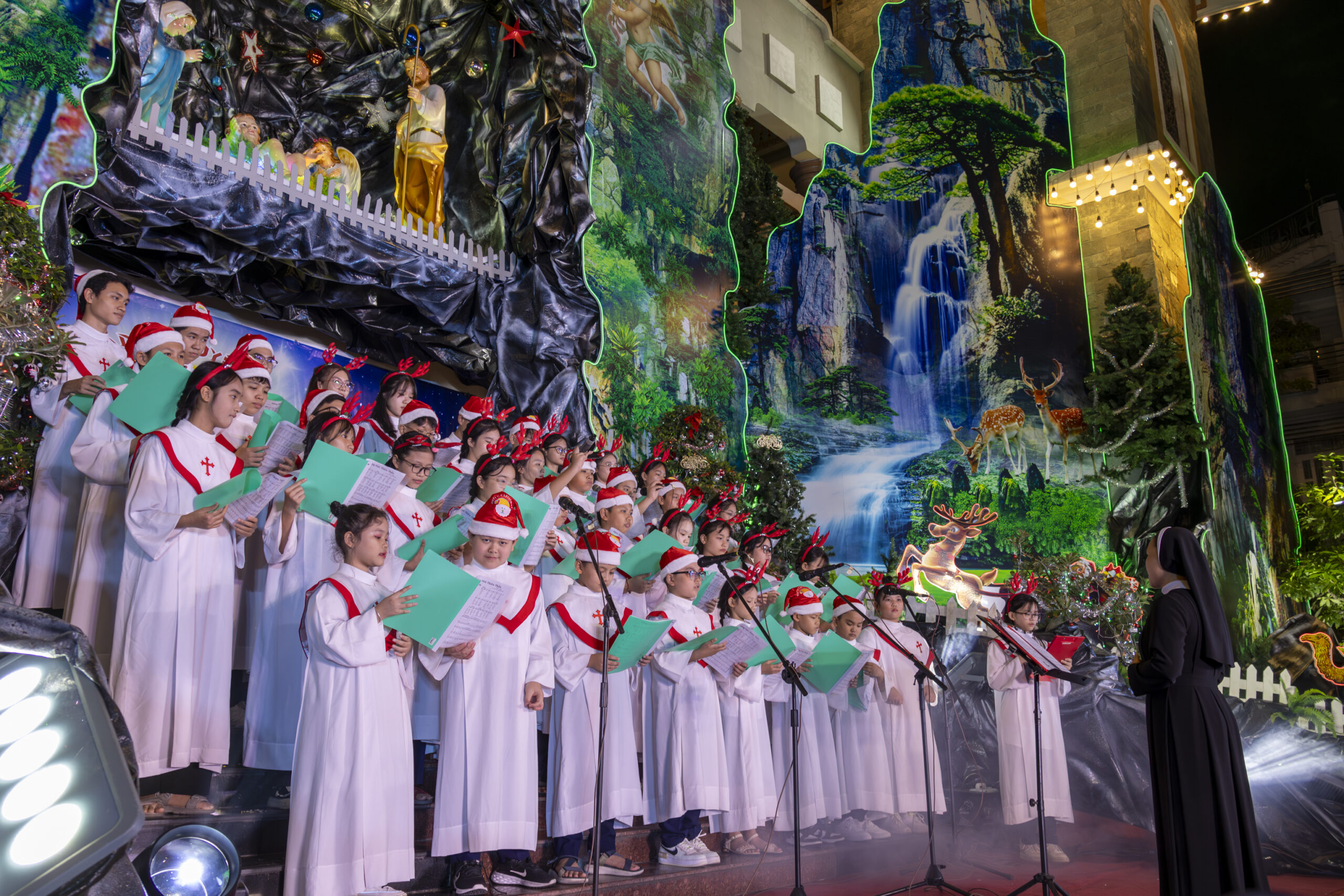 dem ca nguyen giang sinh 2024 giao xu tan thai son img 2833 scaled