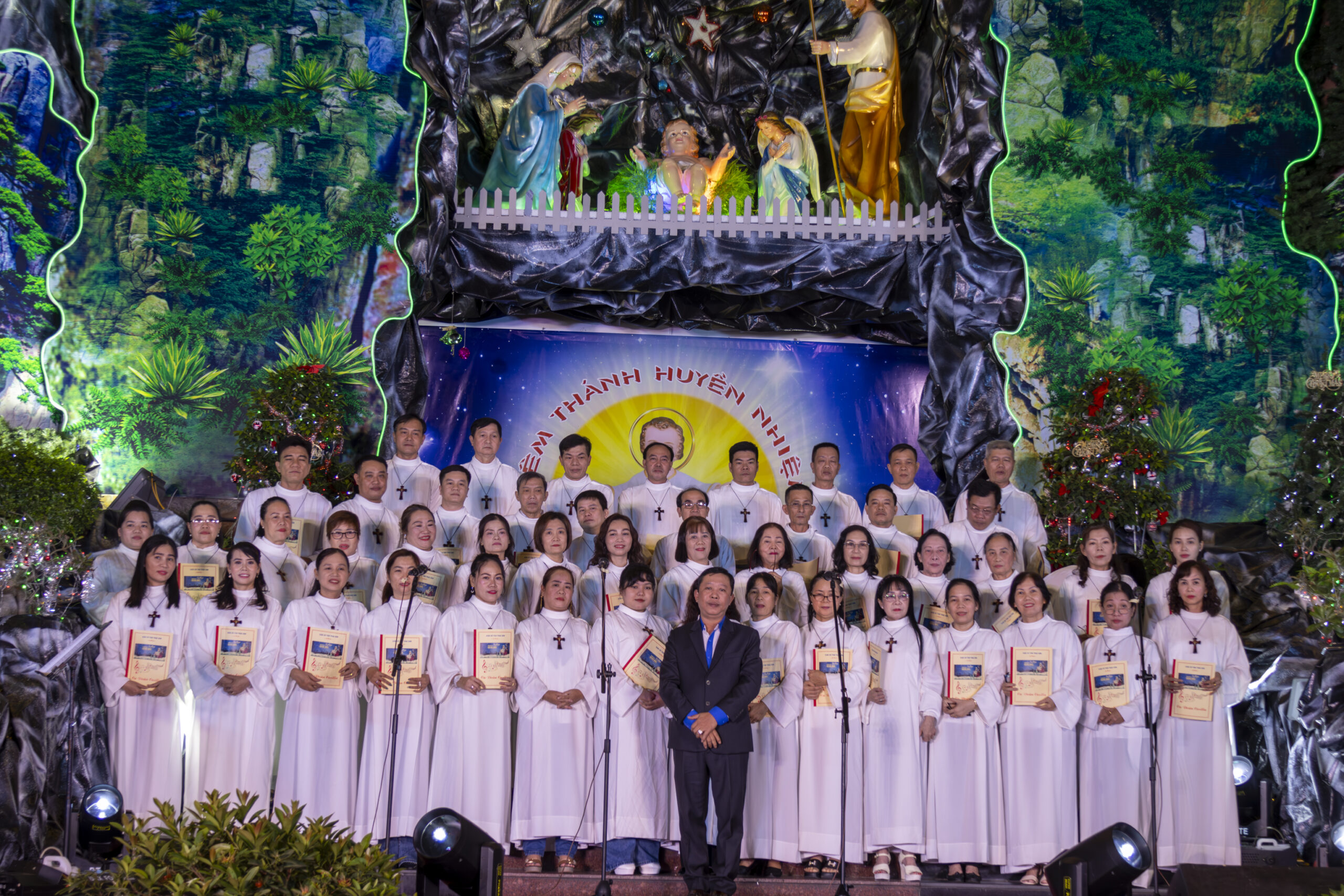 dem ca nguyen giang sinh 2024 giao xu tan thai son img 2835 scaled