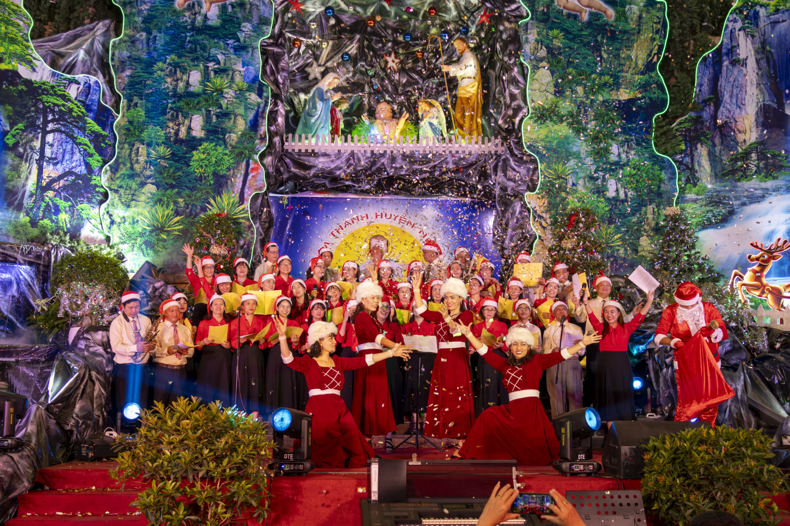 dem ca nguyen giang sinh 2024 giao xu tan thai son img 2837 scaled