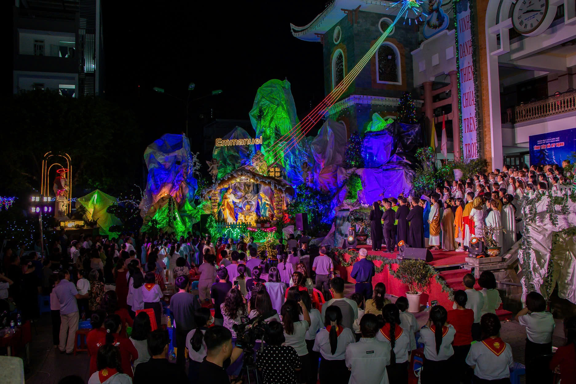 dem canh thuc giang sinh 2025 18