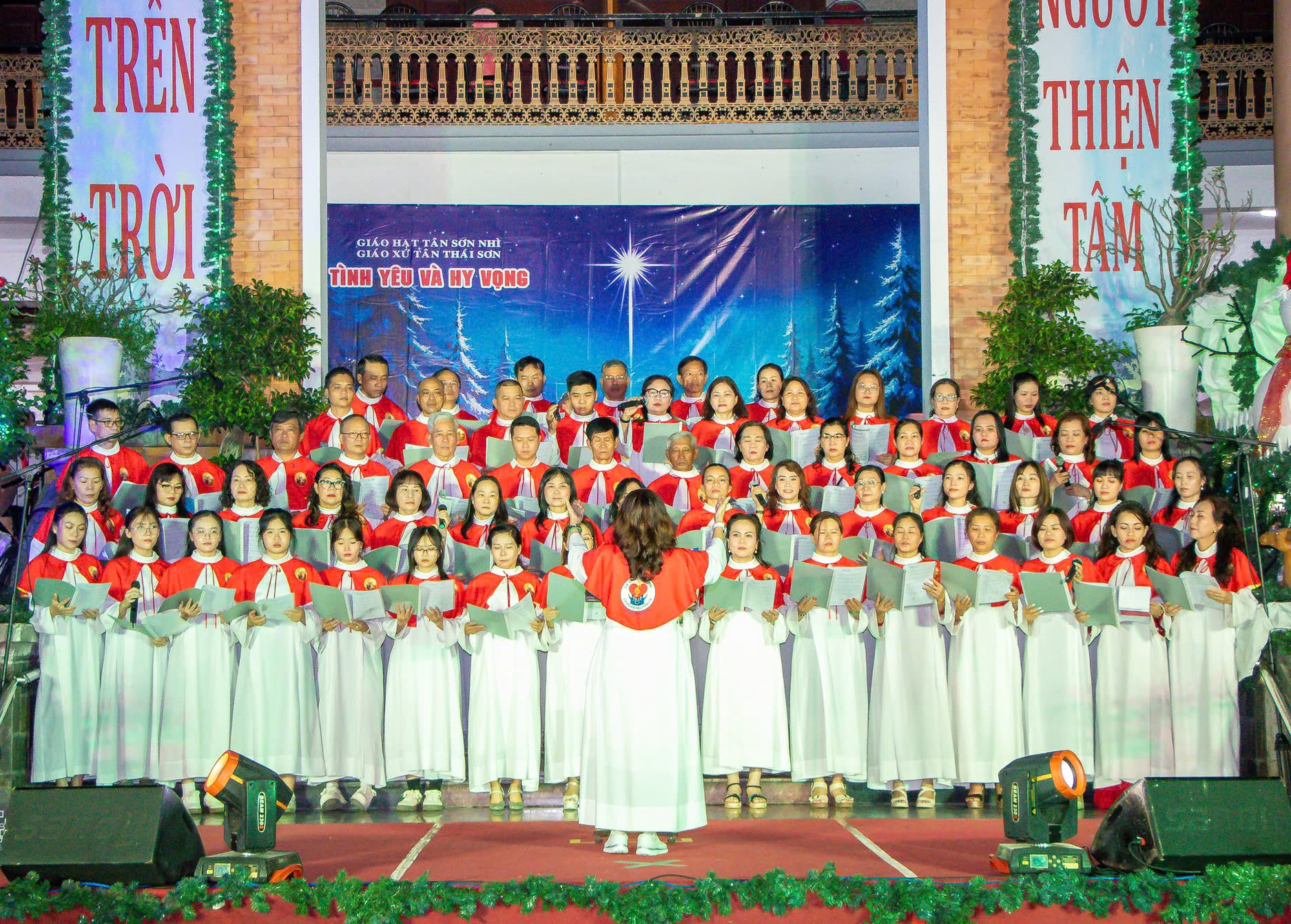 dem canh thuc giang sinh 2025 4