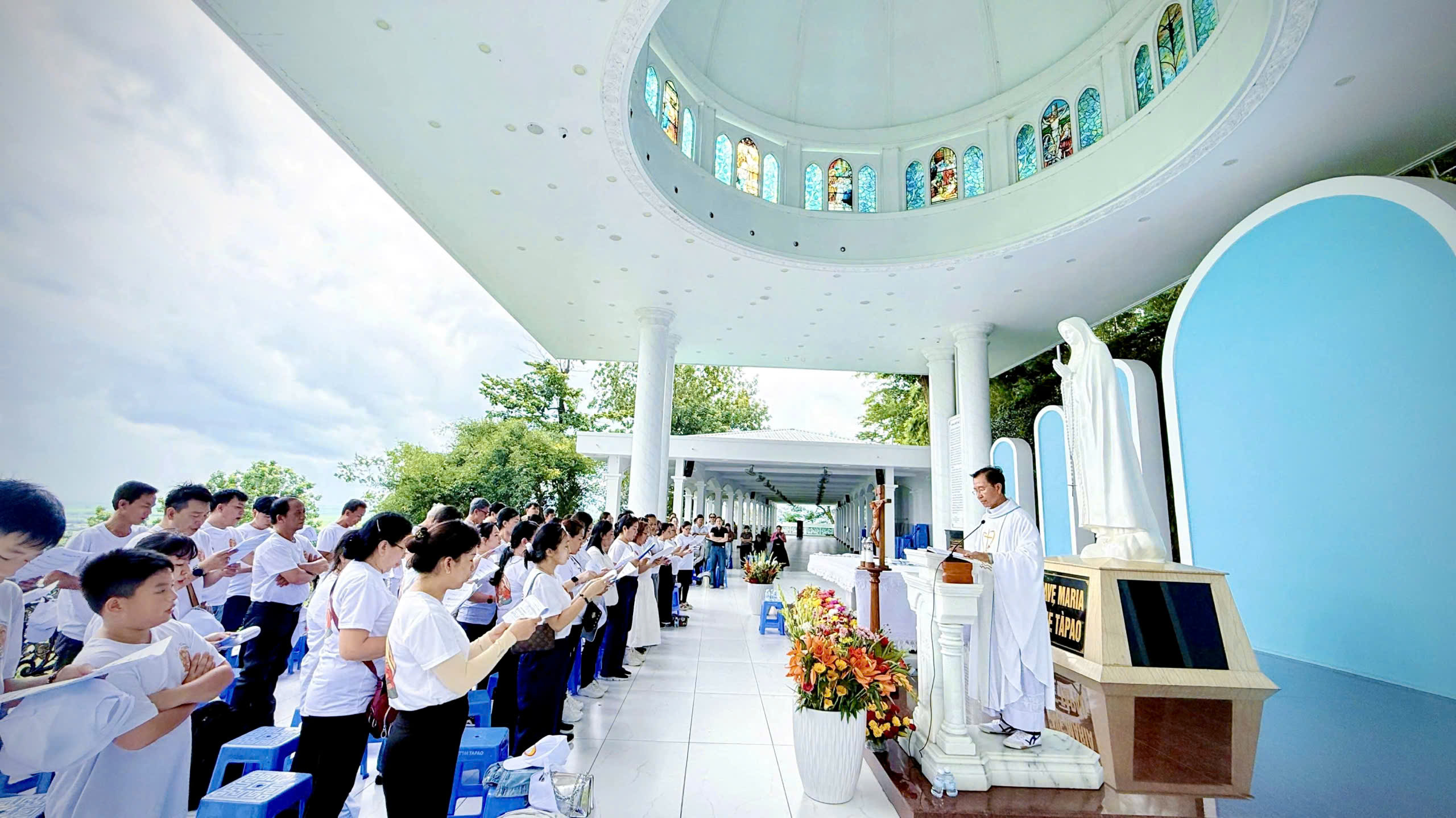 hanh huong duc me ta pao hanh trinh cua niem tin va an sung 2