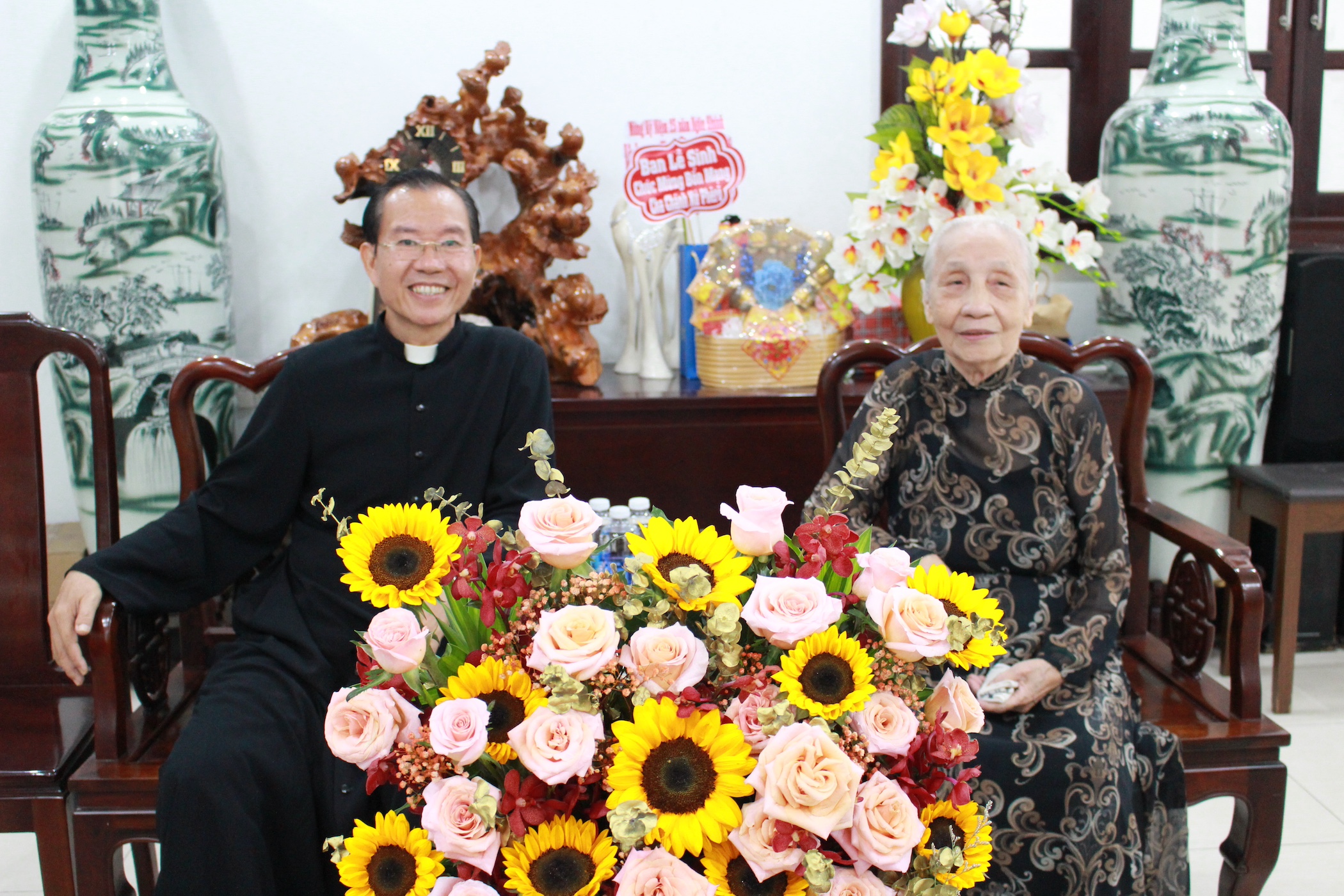 kinh trong the hai thanh tong do phero va phaolo va le ta on mung ngan khanh linh muc cha phero le hoang chuong luc 9g30 ngay 29 6 2024 10