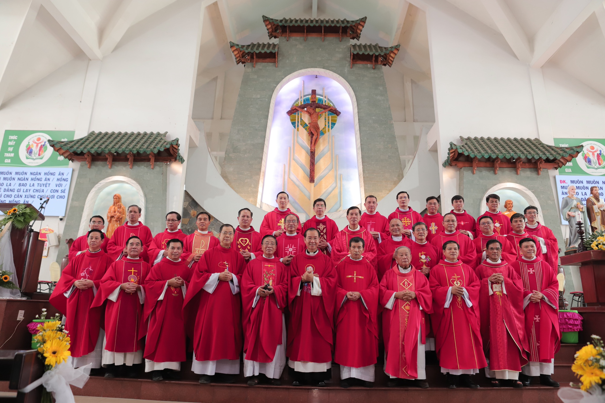 kinh trong the hai thanh tong do phero va phaolo va le ta on mung ngan khanh linh muc cha phero le hoang chuong luc 9g30 ngay 29 6 2024 7