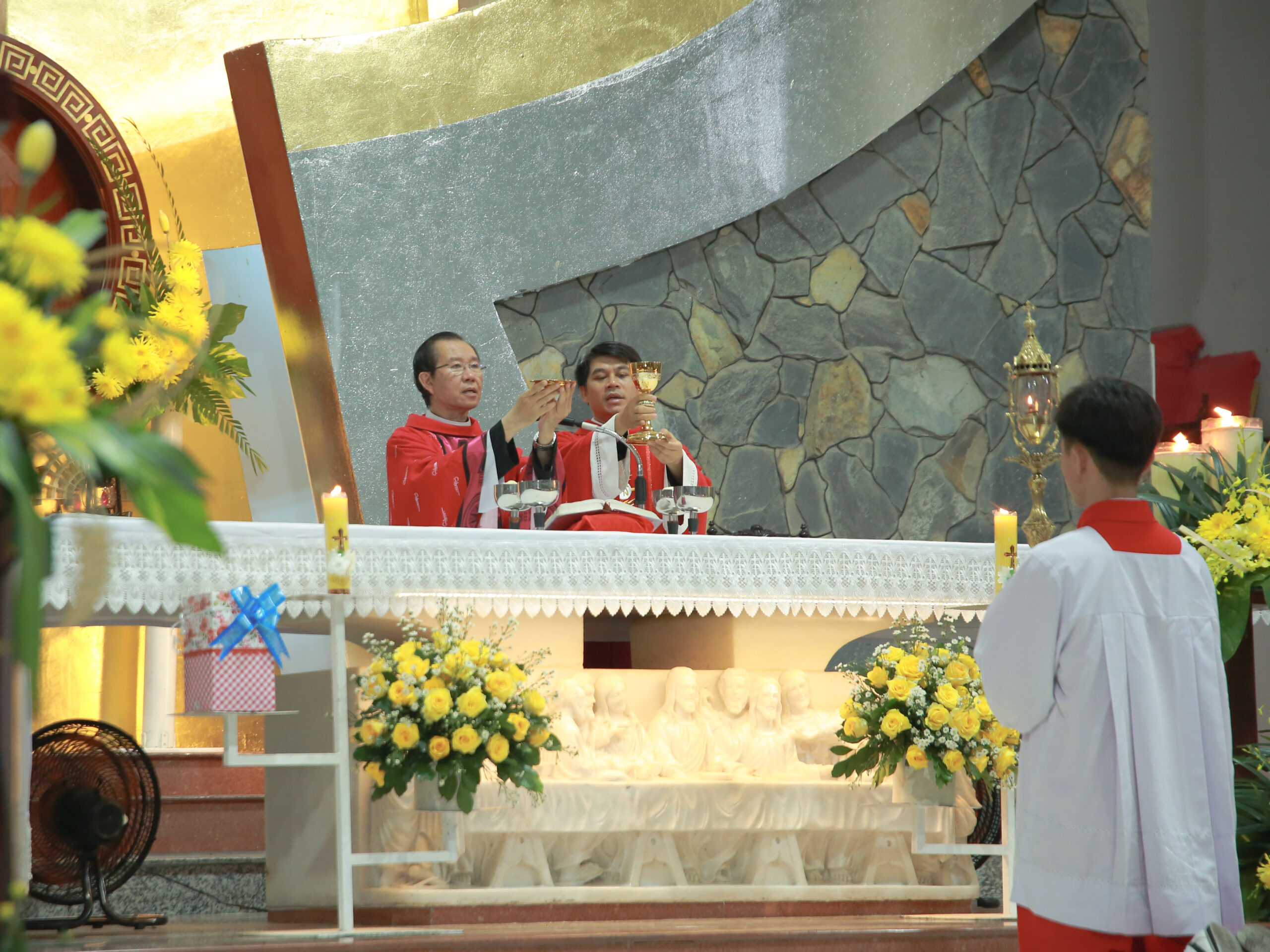 mung kinh thanh giacobe tong do bon mang ban thua tac vien cong bo loi chua giao xu tan thai son 4 scaled