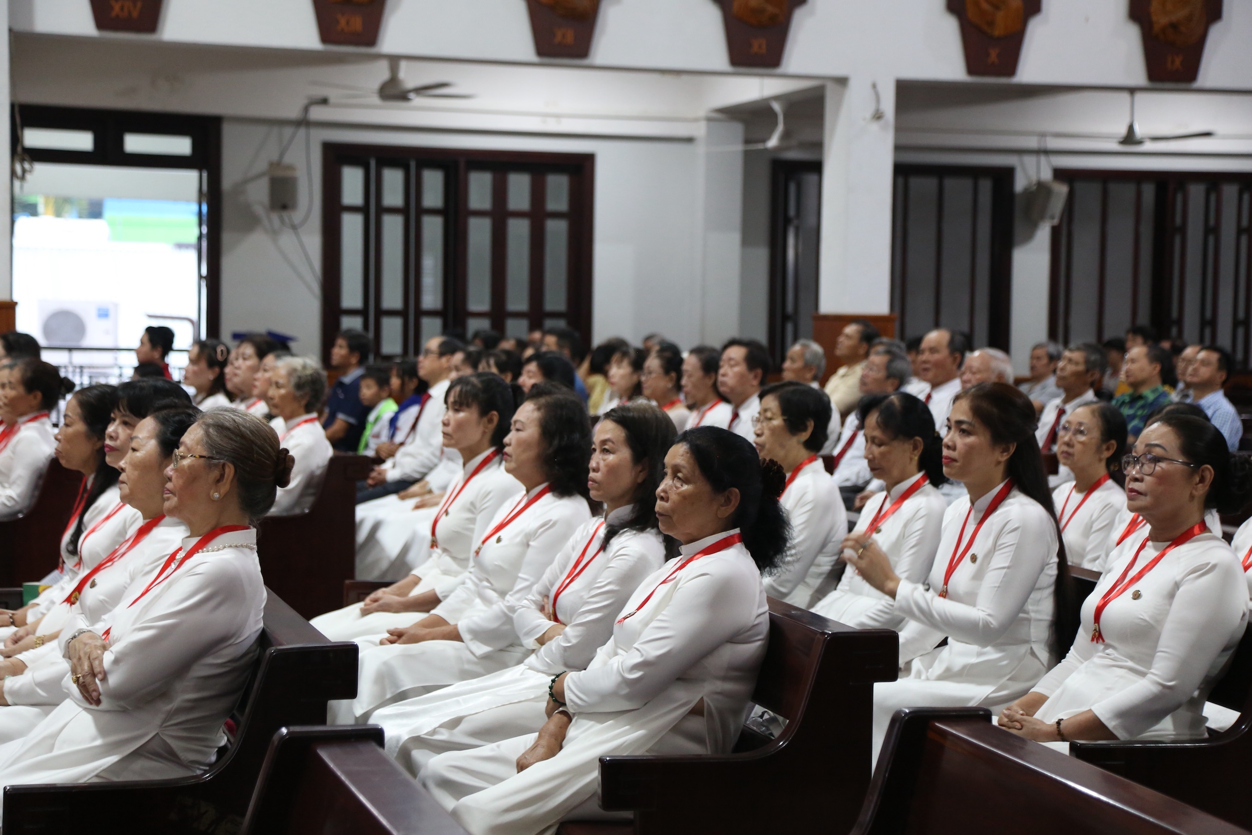 mung kinh thanh tam chua giesu bon mang gia dinh phat ta thanh tam giao xu tan thai son 1