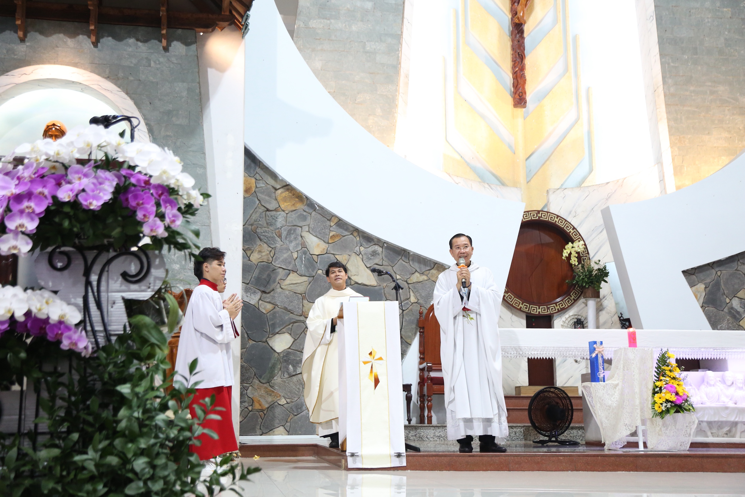 mung kinh thanh tam chua giesu bon mang gia dinh phat ta thanh tam giao xu tan thai son 6