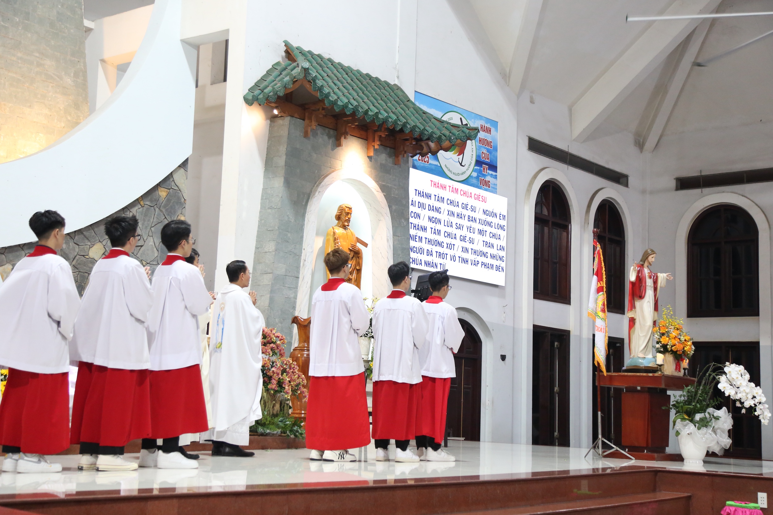 mung kinh thanh tam chua giesu bon mang gia dinh phat ta thanh tam giao xu tan thai son 7