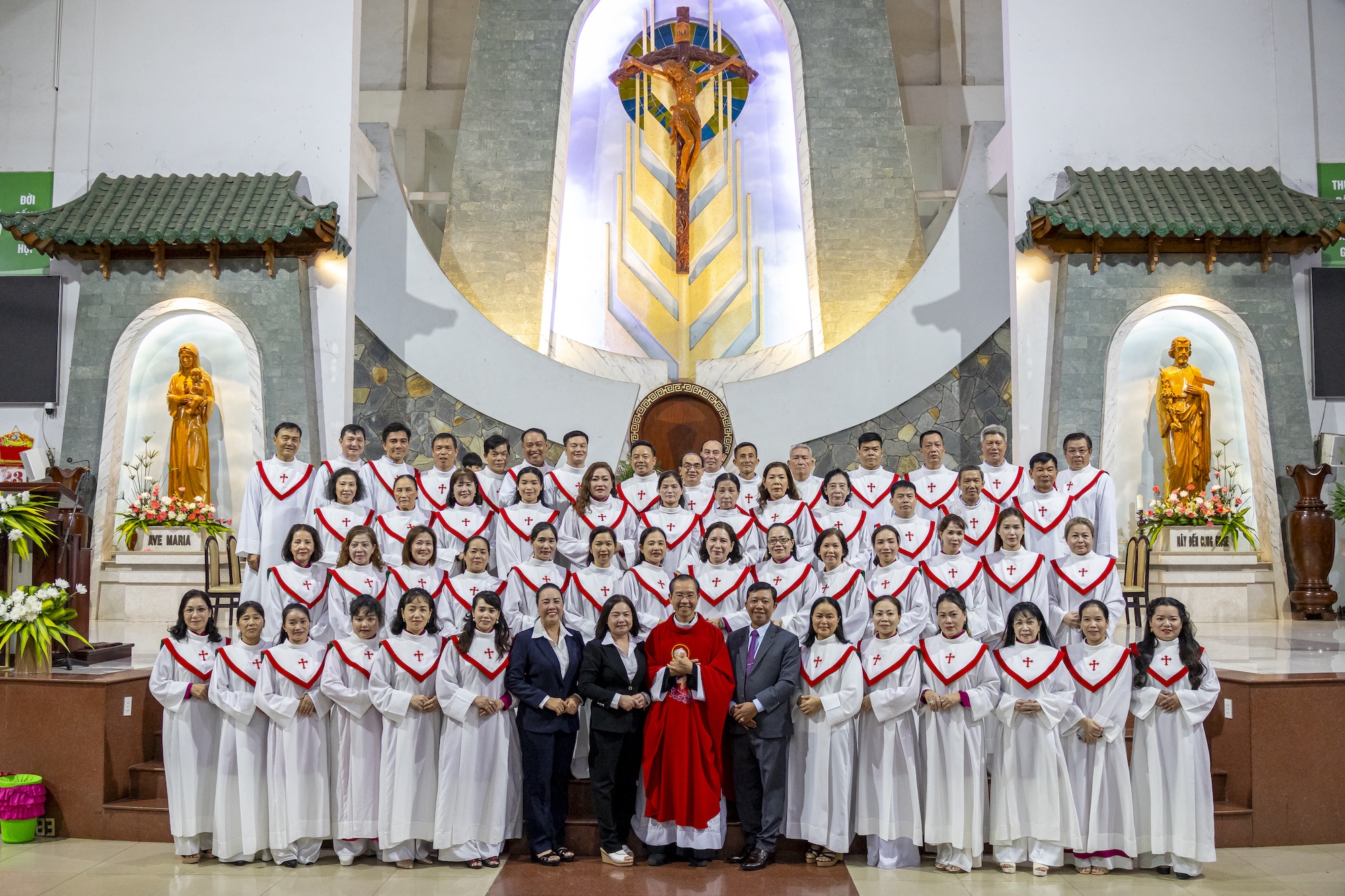 mung le bon mang ca doan cecilia 22112024 4