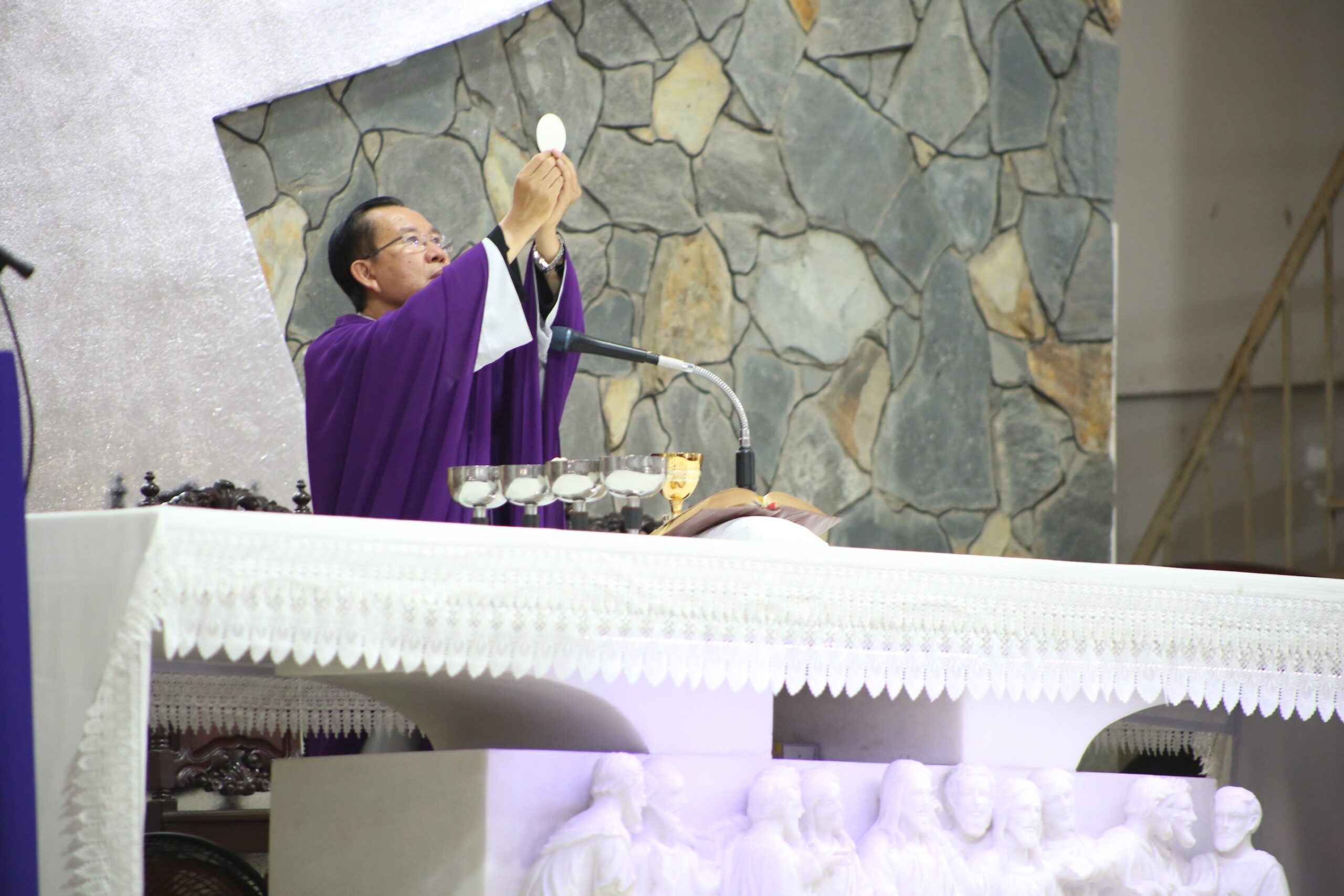 thanh le ta on ket thuc lop giao ly hon nhan du tong khoa 22025 va cu hanh cac bi tich khai tam kito giao 8 scaled