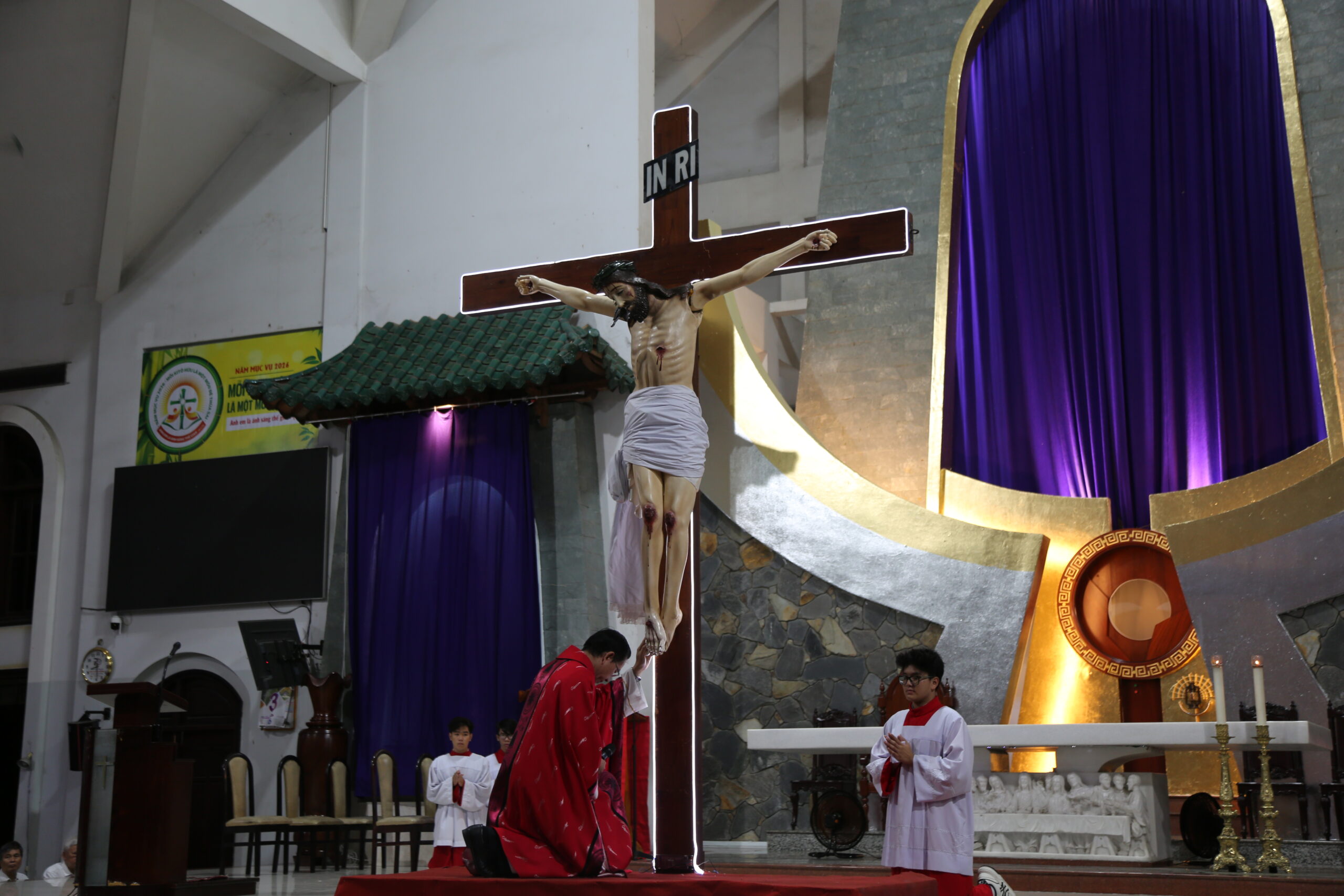 tuong niem cuoc thuong kho cua duc giesu kito 6o3a8022 scaled