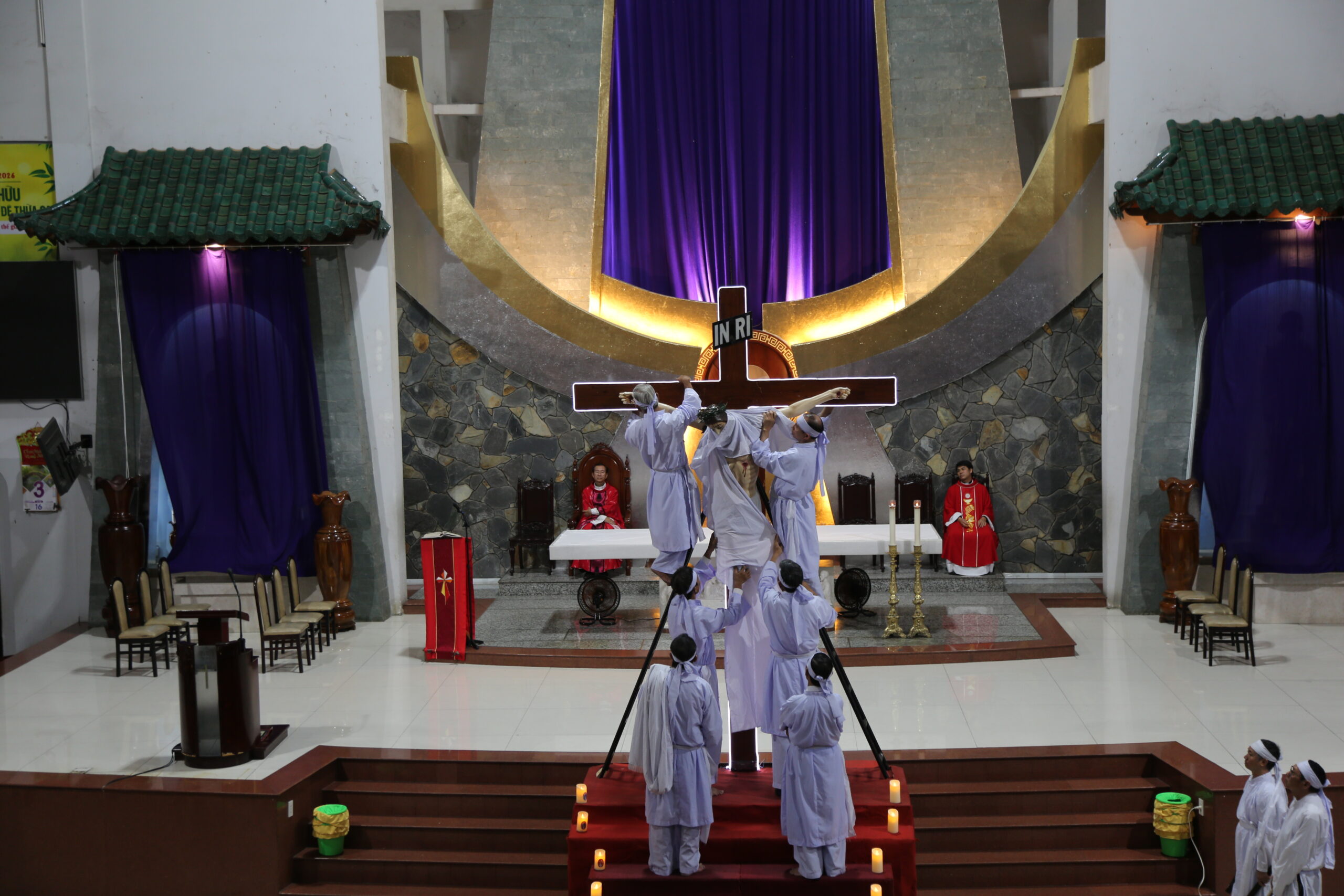 tuong niem cuoc thuong kho cua duc giesu kito 6o3a8090 scaled